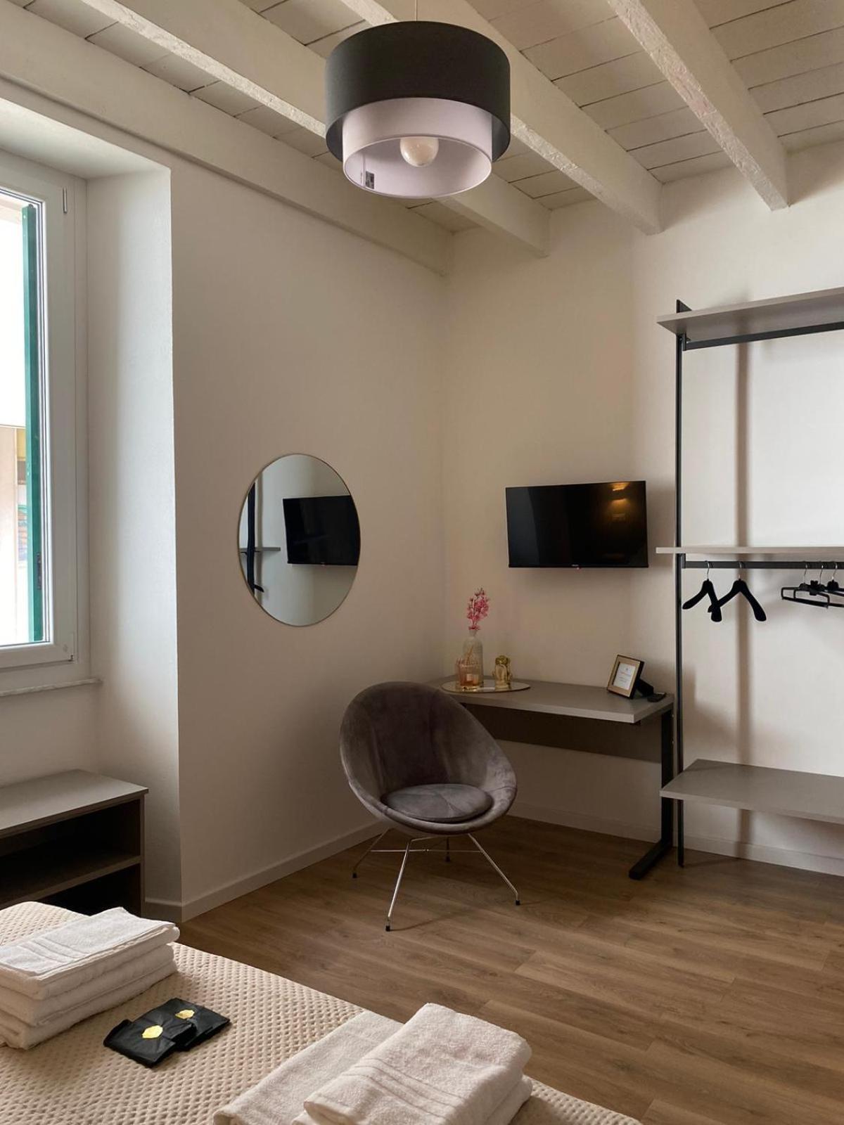Indipendence Home La Spezia Extérieur photo